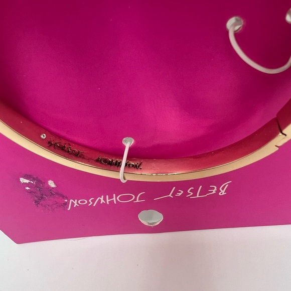 NWT Betsey Johnson Pink Metallic Seashell Bangle Bracelet - Picture 3 of 8
